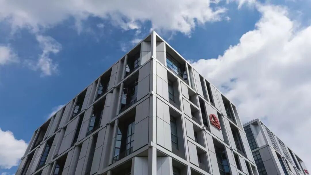 东方雨虹挖矿！砸16亿一矿又一矿！李卫国 “非计划伟大” 要破什么局？