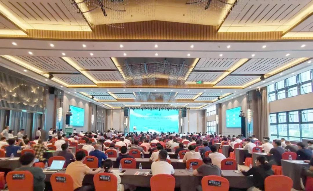“技术引领,向新而行”,2025环境友好型木器涂料涂装技术论坛将掀起绿色变革 “技术引领,向新而行”,2025环境友好型木器涂料涂装技术论坛将掀起绿色变革