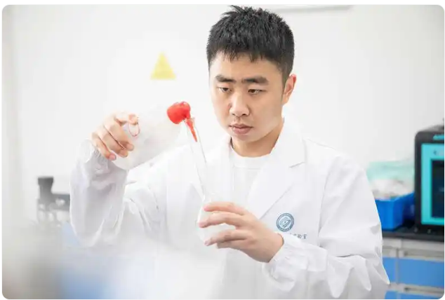 理工男的创业传奇：将工业废料变成生产原料 