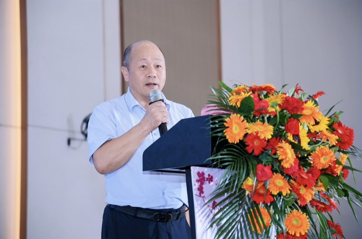 江西省涂料协会会长谢志明为七七峰会致辞