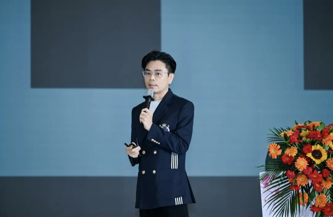 首届七夕爱漆节暨漆彩中国智荟家峰会:敢瞰无界,数智破局,跨界共生赋能产业新发展 首届七夕爱漆节暨漆彩中国智荟家峰会:敢瞰无界,数智破局,跨界共生赋能产业新发展