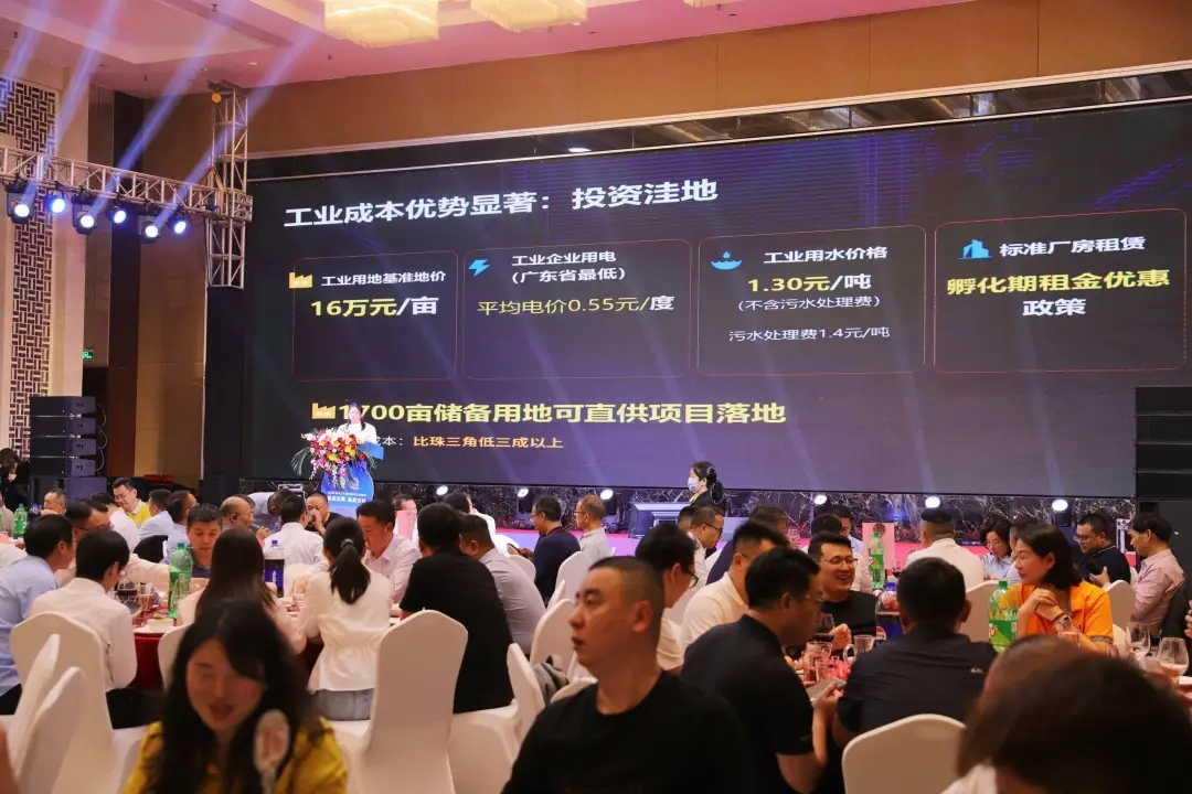 从 “卖材料” 到 “卖效果”！2026墙面高定涂料峰会定调：高定无界，交付为王